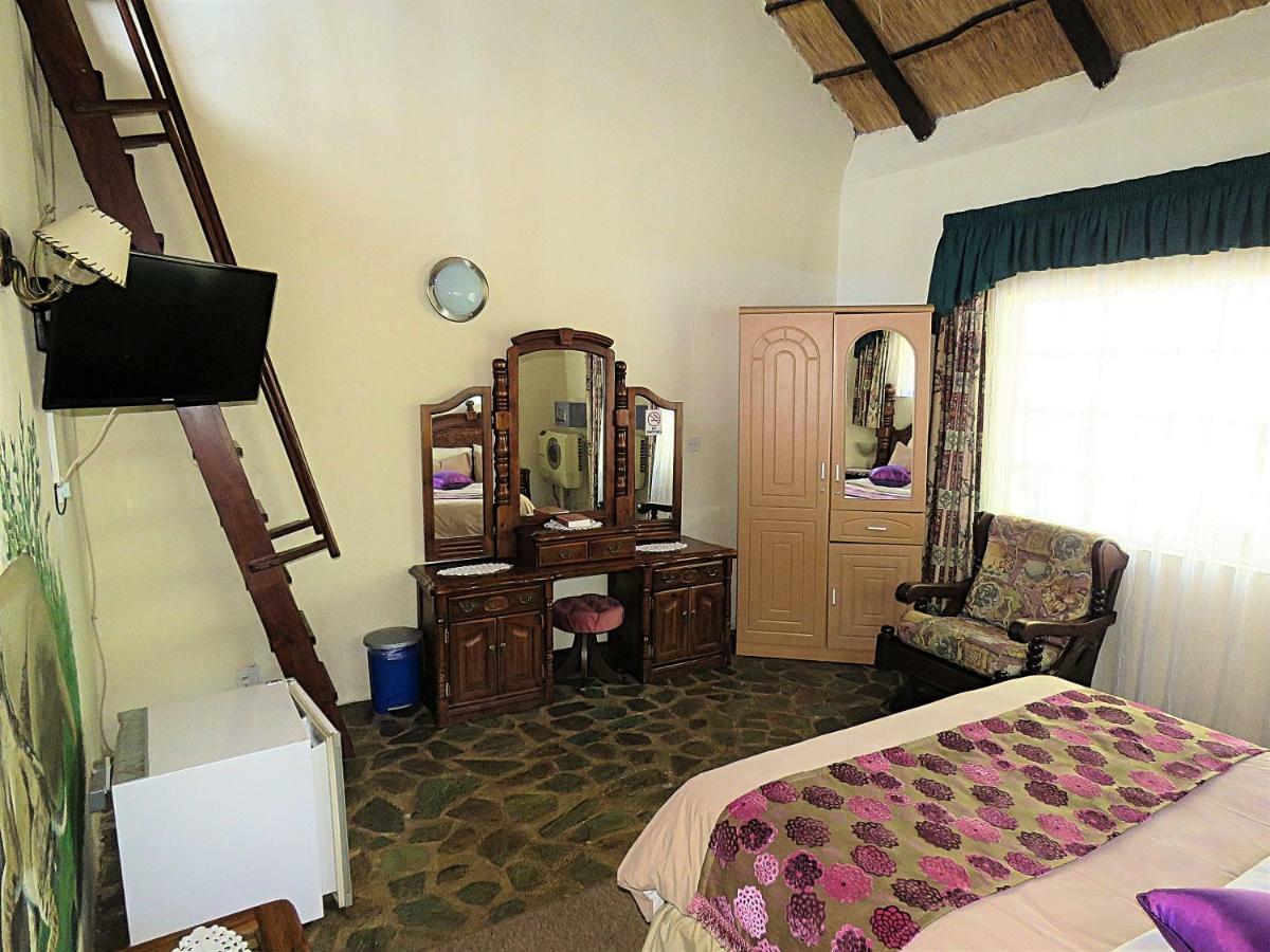 Parrot Lodge Bulawayo Exterior foto